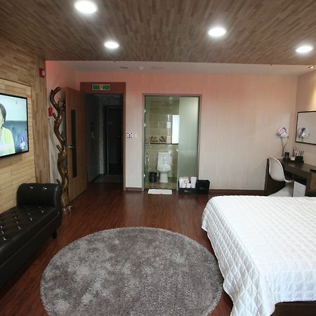Cnn Hotel Changwon Exterior foto