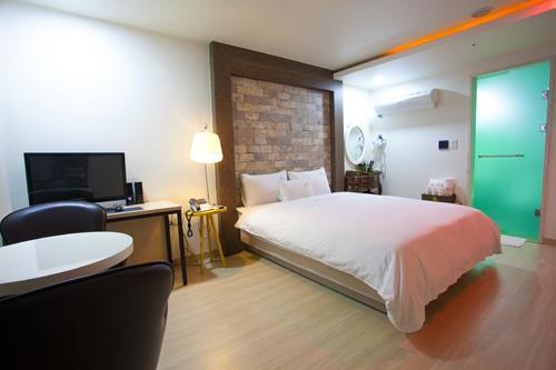 Cnn Hotel Changwon Exterior foto