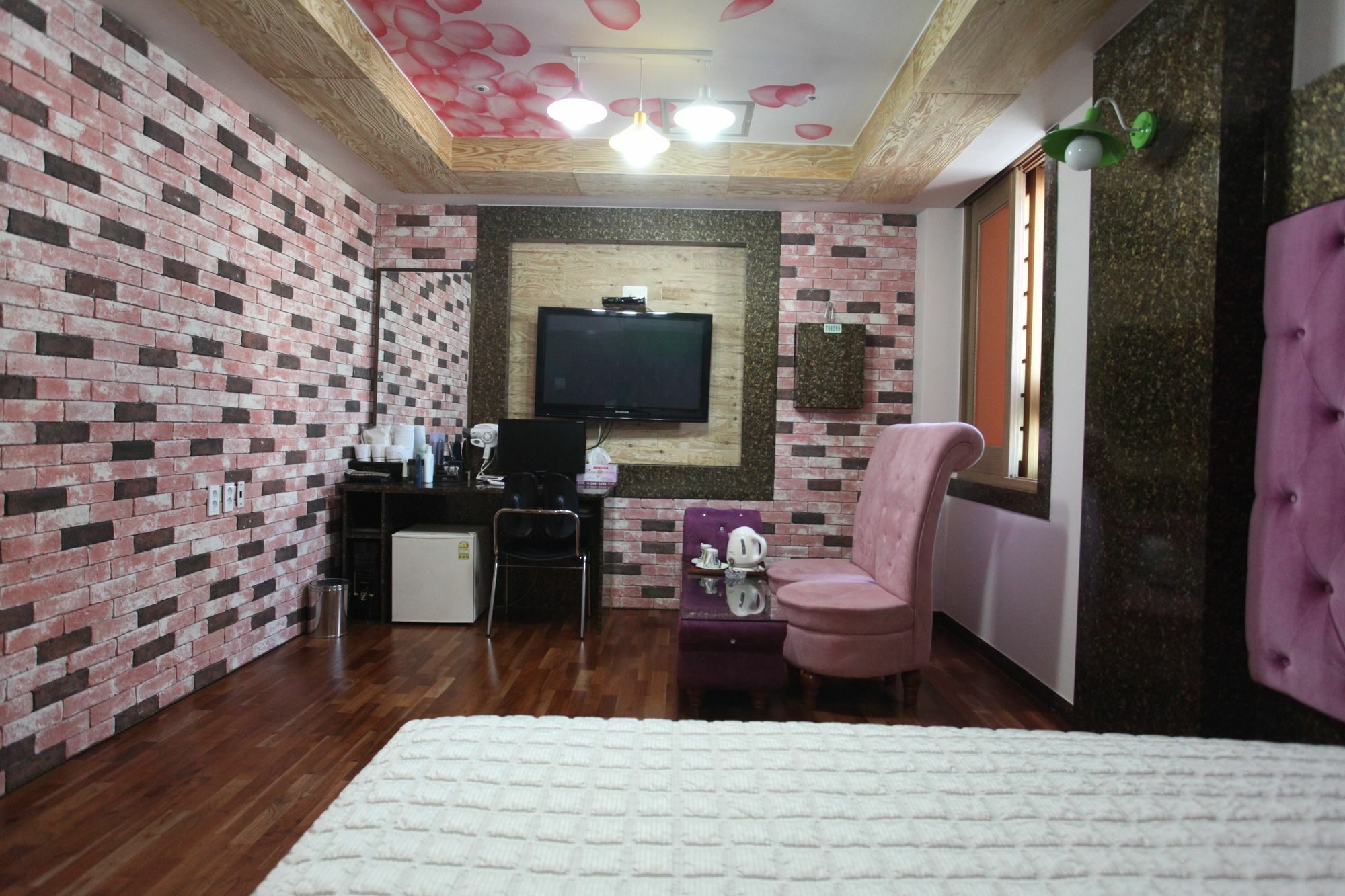 Cnn Hotel Changwon Exterior foto